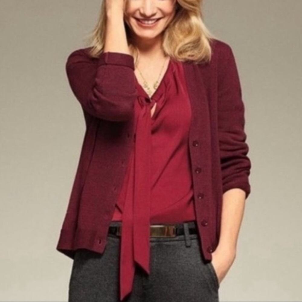 CAbi Catch Darted Cardigan 3529 in burgundy Size L - Picture 2 of 6